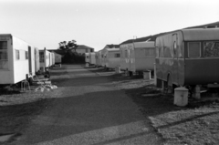 Egyesült Királyság, Kingsbridge, Challaborough Bay lakókocsi park., 1960, Martin Kornél, babakocsi, szemetes, kemping, lakókocsi, Fortepan #196856