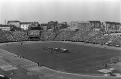 Magyarország, Népstadion, Budapest XIV., Magyarország - Anglia (7:1) válogatott labdarúgó-mérkőzés 1954. május 23-án., 1954, Martin Kornél, Budapest, látkép, stadion, nézőtér, labdarúgás, köztéri óra, Fortepan #196887