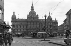 Ausztria, Graz, Hauptplatz, Városháza (Rathaus der Stadt Graz)., 1960, Martin Kornél, gyalogátkelő, utcai lámpa, pavilon, Fortepan #196903