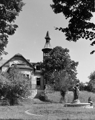 Magyarország, Szentendre, Dunakanyar körút 1., Waczek villa (később Ferenczy Múzeumi Centrum, Római Kőtár)., 1954, Keveházi János, szobor, villa, Fortepan #197068