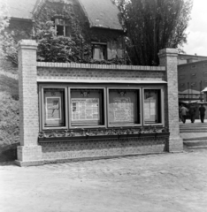 Magyarország, Budapest X., Maglódi út 6., Növényolaj és Szappangyár,
hirdetőtábla a gyár udvarán, a kapu közelében., 1955, Keveházi János, Budapest, képarány: négyzetes, propaganda, hirdető tábla, tervgazdaság, Fortepan #197362