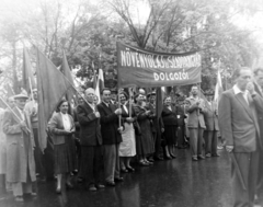 Hungary, Budapest XIV., a Hősök tere felé tartó ünneplők május 1-én., 1957, Keveházi János, Budapest, banner, Fortepan #197479