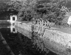 1957, Keveházi János, sitting on a wall, reflection, pool, sunbathe, Fortepan #197526