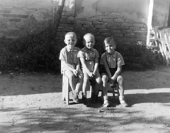 1957, Keveházi János, boys, height chart, footstool, three people, Fortepan #197567