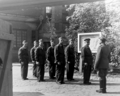 Hungary, Budapest X., Maglódi út 6., a Növényolaj és Szappangyár udvara, a gyár tűzoltócsapata., 1957, Keveházi János, Budapest, uniform, firefighter, Fortepan #197582