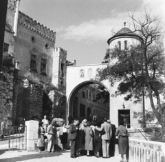 Magyarország, Veszprém, Vár (Tolbuhin) utca, Hősi Kapu., 1958, Keveházi János, turista, képarány: négyzetes, műemlék, Fortepan #197750