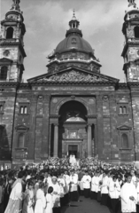 Magyarország, Budapest V., Szent István tér a Bazilika előtt. Szent Jobb körmenet a bazilika kupolájának megáldása alkalmával, 1985. augusztus 20-án., 1985, Szalay Zoltán, Budapest, Fortepan #197859