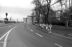 Hungary, Budapest V., Széchenyi István (Roosevelt) tér, háttérben a Magyar Tudományos Akadémia. A 2. budapesti Vivicittá városvédő futóverseny 1987. április 5-én., 1987, Szalay Zoltán, Budapest, Fortepan #198030