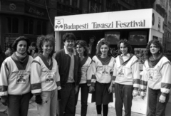 Magyarország, Budapest V., Ferenciek tere (Felszabadulás tér) a Petőfi Sándor utca torkolatánál. A felvétel a Budapesti Tavaszi Fesztivál alkalmával készült., 1986, Szalay Zoltán, Budapest, Fortepan #198056