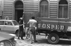 Magyarország, Budapest VII., Dembinszky uutca 17., Šwierkiewicz Róbert festőművész, grafikus kilakoltatásakor készült a felvétel., 1981, Szalay Zoltán, Budapest, Fortepan #198144