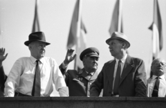 Hungary, Budapest XIV., Ötvenhatosok tere (Felvonulási tér), május 1-i felvonulás. A dísztribünön elől Kádár János az MSZMP KB első titkára és Lázár György miniszterelnök, közöttük Borbély Sándor a Munkásőrség parancsnoka., 1987, Szalay Zoltán, 1st of May parade, Budapest, Fortepan #198169