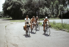 1983, Fortepan, kerékpár, szabadidő, színes, csoportkép, nyár, sapka, fiúk, fürdőnadrág, félmeztelen, országúti kerékpár, Fortepan #19834