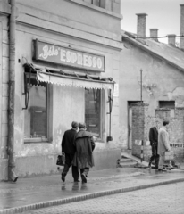 Magyarország, Diósgyőr, Miskolc, Sétány utca 1., Béke eszpresszó (korábban Nagyvendéglő)., 1968, Szalay Zoltán, Fortepan #198547