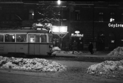 Magyarország, Budapest V., Nyugati (Marx) tér, szemben a 9., jobbra a 8. számú ház., 1973, Szalay Zoltán, Budapest, élelmiszerbolt, Közért Vállalat, Fortepan #198640