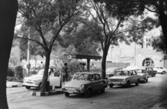 Magyarország, Budapest I., Mészáros utca, benzinkút a Zsolt utca torkolatánál., 1975, Szalay Zoltán, Budapest, Simca Aronde, Skoda 1000 MB, VAZ 2101, Fortepan #198833