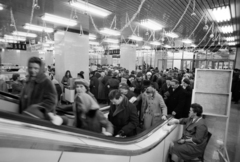 Hungary, Budapest VIII., Blaha Lujza tér, Corvin Áruház., 1971, Szalay Zoltán, Budapest, Fortepan #198941