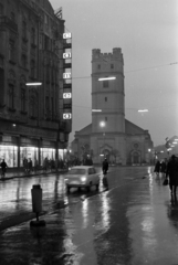 Magyarország, Debrecen, Kossuth utca a Piac utca (Vörös Hadsereg útja) felé nézve, szemben a református Kistemplom (Csonkatemplom)., 1968, Szalay Zoltán, Fortepan #199177