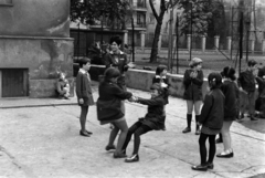 Magyarország, Budapest VI., Városligeti (Gorkij) fasor 4-6., Egésznapos Általános Iskola (később Derkovits Gyula Általános Iskola)., 1970, Szalay Zoltán, Budapest, Fortepan #199189