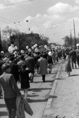 Magyarország, Budapest XIV., az Ajtósi Dürer sor a Hermina (Május 1.) úti kereszteződésnél, május 1-i felvonulás., 1965, Antal Gábor, felsővezeték, Budapest, felvonulás, Fortepan #199372