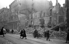 Magyarország, Budapest VII., a Rákóczi út az Osvát (Miksa) utcától az Erzsébet (Lenin) körút felé fényképezve., 1956, Bauer Sándor, Budapest, épületkár, Fortepan #199482