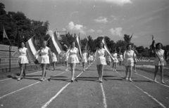 Hungary, People's Park, Budapest X., Építők pálya., 1955, Bauer Sándor, Budapest, women, march, flag, sportsperson, white dress, Fortepan #199535