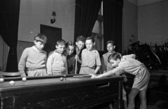 Magyarország, Budapest XX., Nagy Győry István út 4-6., Vasas Kultúrház (később Csili Művelődési Központ)., 1959, Bauer Sándor, biliárdasztal, Budapest, Fortepan #199676