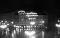 Magyarország, Budapest VI., Oktogon (November 7. tér)., 1959, Bernhardt, neon felirat, Budapest, Fortepan #199692