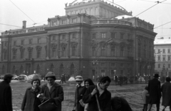 Magyarország, Budapest VIII., Blaha Lujza tér és a Nemzeti Színház a Népszínház utca felől nézve., 1963, Bernhardt, nemzeti színház, Budapest, Fortepan #199695