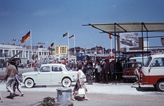 Lengyelország, Poznań, ulica Glogowska 14., a Poznani Nemzetközi Vásár., 1959, Bernhardt, színes, Fiat-márka, Fortepan #199745