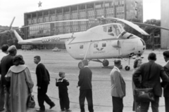 Magyarország, Budapest XIV., Dózsa György út, Felvonulási tér, Mi-6 típusú szovjet helikopter., 1960, Dénes János, helikopter, repülőtér, Budapest, Mil Mi-4, Fortepan #200130