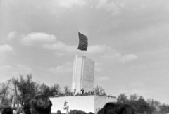 Magyarország, Budapest XIV., Ötvenhatosok tere (Felvonulási tér), május 1-i felvonulás, szemben a dísztribün., 1962, Dénes János, Budapest, Fortepan #200242