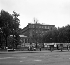 Magyarország, Budapest VIII., Rákóczi út 1-3., szemben az ELTE épülete., 1977, Balázs János, Budapest, Fortepan #200398