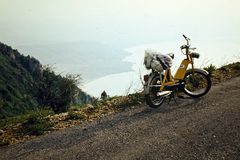 útközben a Galicsica (Galičica) hegység felé, lent az Ohridi-tó., 1976, Fekete Mihály, Fortepan #200562