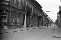 Magyarország, Győr, Rákóczi Ferenc utca a Széchenyi térről a Teleki László (Gorkij) utca felé nézve, balra a Régi városháza épülete., 1970, Földvári Mihály, kerékpár, Fortepan #200686