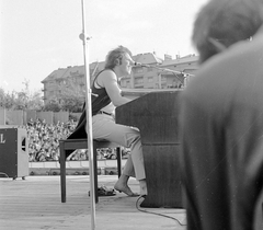 Magyarország, Budapest XI., Budai Parkszínpad a Feneketlen-tó mellett. Presser Gábor, a felvétel az LGT koncertjén készült., 1971, Fortepan, zeneművészet, Budapest, zongora, Fortepan #2007