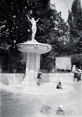 Magyarország, Budapest III., Csillaghegyi strandfürdő., 1936, Gara Andor, Budapest, Fortepan #201049