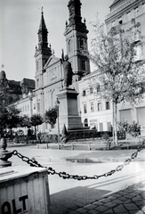 Hungary, Budapest V., Petőfi tér, Petőfi Sándor szobra (Huszár Andor, 1882.), mögötte az ortodox székesegyház., 1937, Gara Andor, Budapest, Fortepan #201111