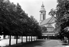 Magyarország, Nagymaros, Fő tér, háttérben a Szent Kereszt Felmagasztalása-templom., 1935, Gara Andor, Fortepan #201158