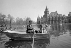 Magyarország, Városliget, Budapest XIV., Városligeti-tó, Cs. Németh Lajos - Tóth Judit színművész házaspár., 1962, Kotnyek Antal, híres ember, csónak, Budapest, Fortepan #20122