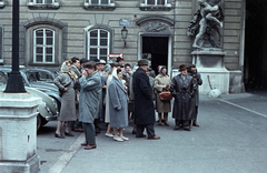 Ausztria, Bécs, In der Burg, a Hofburg belső udvara, jobbra az átjáró a Michaelerplatz felé., 1962, Jakab Antal, színes, Fortepan #201686