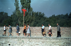 Magyarország, Szigetvár, Vár, látogatok a Hadtörténeti Intézet haditechnikai parkjának vándor kiállításakor., 1967, Jakab Antal, Fortepan #201768