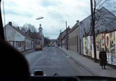 Ausztria, Maria Enzersdorf, Hauptstraße, szemben a Wallfahrtskirche Maria Heil der Kranken (Szűz Mária Betegek Gyógyítója Zarándoktemplom)., 1962, Jakab Antal, színes, plakát, járműbelső, Fortepan #201818