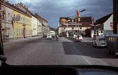 Ausztria, Schwechat, Bruck-Hainburger-Strasse., 1962, Jakab Antal, színes, járműbelső, benzinkút, Fortepan #201829