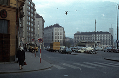 Ausztria, Bécs, Franz-Josefs-Kai a Rotenturmstrasse sarkától, jobbra a háttérben a magas épület a Ringturm., 1962, Jakab Antal, színes, Fortepan #201836