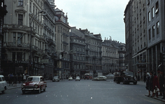 Ausztria, Bécs, a Graben a Stock-Im-Eisen-Platz felől nézve, balra a Seilergasse torkolata., 1962, Jakab Antal, színes, Fortepan #201840