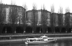 Austria, Vienna, Duna-csatorna, szemben a Franz-Josefs-Kai a Ruprechtsplatz környékén., 1962, Jakab Antal, ship, water bus, Fortepan #201846