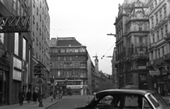 Austria, Vienna, Graben, a Stock-im-Eisen-Platz felé nézve, szemben a Singerstrasse., 1962, Jakab Antal, Fortepan #201847