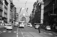 Magyarország, Budapest VII.,Budapest VIII., Rákóczi út a Keleti pályaudvar felé nézve., 1966, Jakab Antal, Budapest, Fortepan #202007