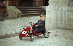 Magyarország, Pécs, a felvétel a Szent Péter- és Szent Pál-székesegyháznál készült., 1965, Jakab Antal, pedálos autó, rajtszám, rendszám, Fortepan #202025