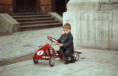 Magyarország, Pécs, a felvétel a Szent Péter- és Szent Pál-székesegyháznál készült., 1965, Jakab Antal, pedálos autó, rajtszám, Fortepan #202026